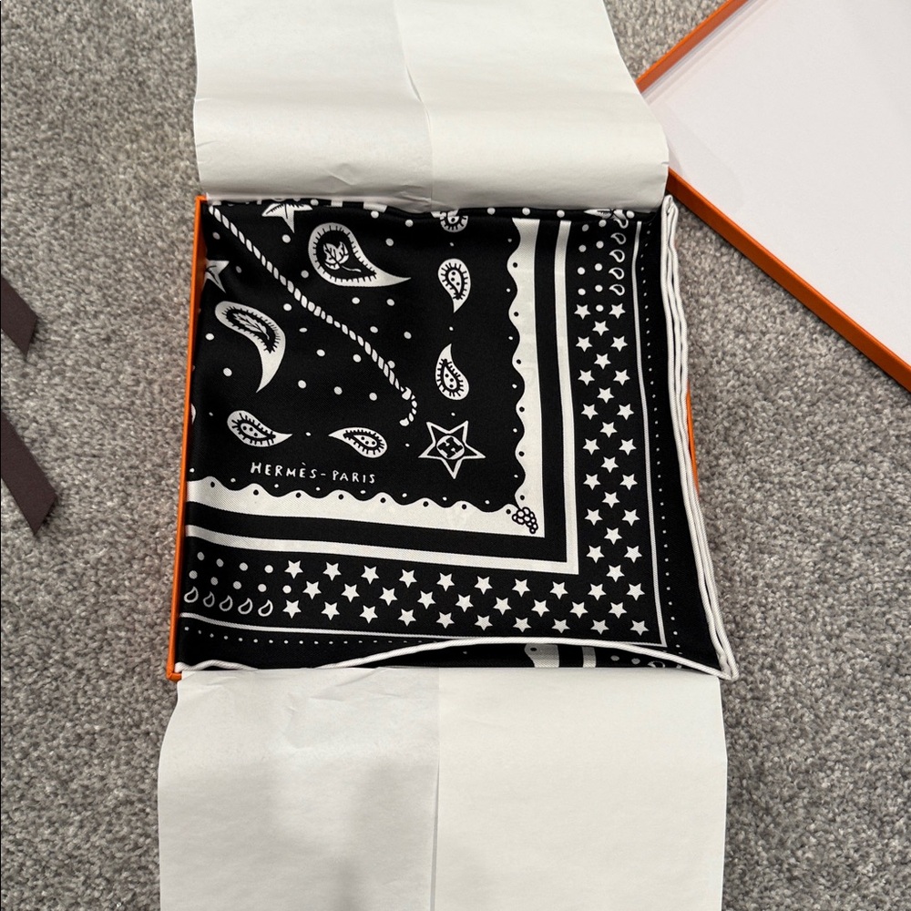 Hermès Rodeo Bandana scarf with Orange Gift Box with Ribbon - Picture 2 of 7